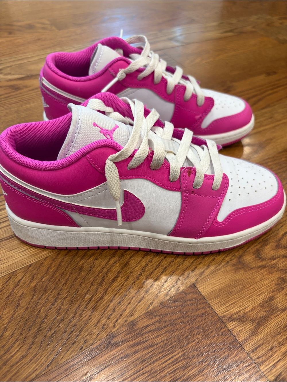 Nike Kids Pink and White Low-Top Sneakers